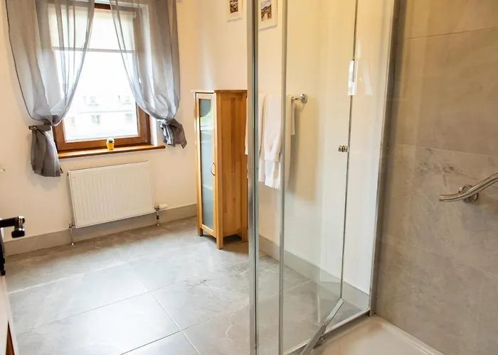 Twin Peaks ゲストハウス 4*